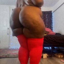 Huge Booty Thunder Clap SSBBW Leesha Bunz 🌭