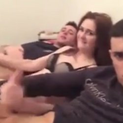 Hot girl masturbate her friends!