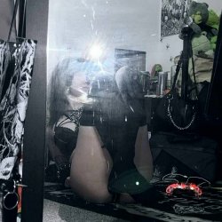 Here to welcome you with open legs