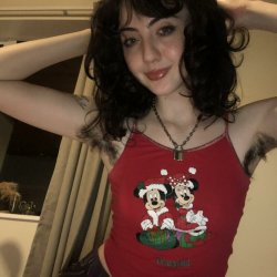 pearlygirly06 hairy armpits
