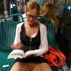 Milfs With No Panties