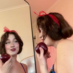 Teasing in my favorite outfit: come see what’s behind the mirror! 😘✨💦