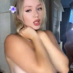 Sexy Emily Leaks 18+