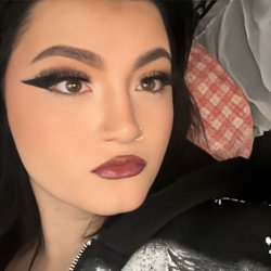 Bop teen has perfect face for thick protein shot
