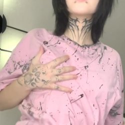 🔞 Young emo tattooed hottie paint-splattered tee perky small tits sexy tease 🫦💦😈 OF now