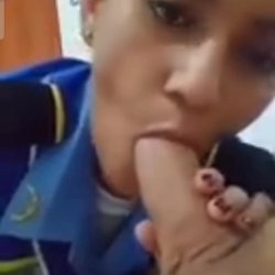 Otra policía mamando para salir franco y estar relax