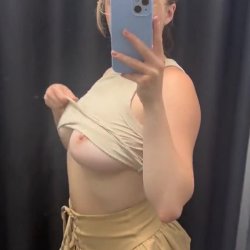 Beautiful Emily Leaks 18+