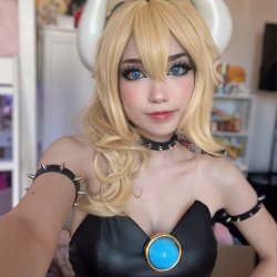 Asian Twitch streamer Em1ru 😍🍒