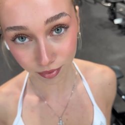Tiktok top blonde