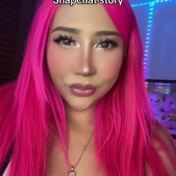 🔞 Pink hair Snapchat slut tight pussy horny after story 🫦💦 See my OF