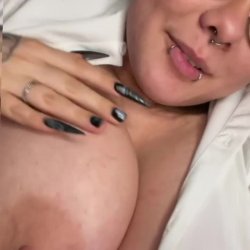 🔞 Sexy pierced big perky tits nude horny milf slut tongue tease 🫦💦😈 OF now!