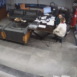[CCTV] Assistant Gives Her Boss a Handjob maybe she'll Get That Promotion