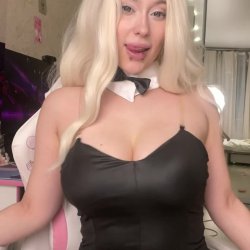 🔞 Sexy bunny tits & juicy ass tease 💋 OF now! 🍑