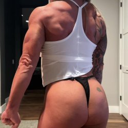 I train to look good so that more guys want to fuck me