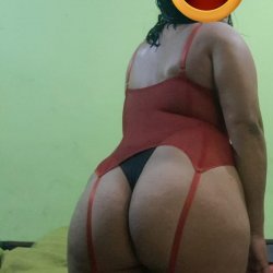 Buen Culo de puta madura infiel, le gusta qe la ponga en 4 y se los tire en las nalgas eso le exita
