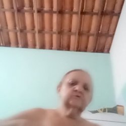 Dona Vera Costa Pagando peitinho