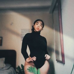 Morena con culo redondo