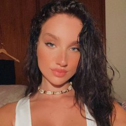 Someone make cum tributes?Alguien hace cumtributos?