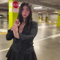 Buen lugar para dejar cogida y tirada a ese depósito de semen elenita