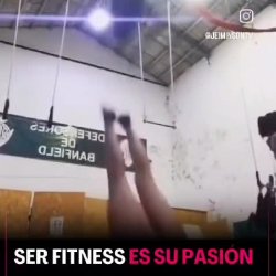 Argentina 20🇦🇷 gimnasta muestra el culo en el ejercicio