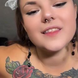Beautiful Betty Bong Leaks 18+