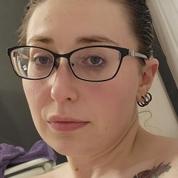Glasses MILF needs cunt ruined
