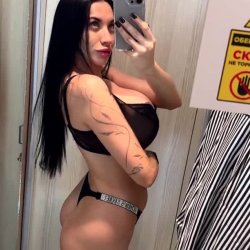 Sexy Busty Emma Leaks 18+