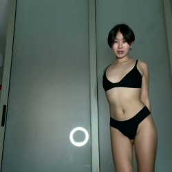 🔞 naked girl petite body orgasming naked horny 😈💦 OF link