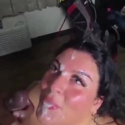 MUITO LEITINHO NA CARA DA ESPOSA DO CORNO MANSO