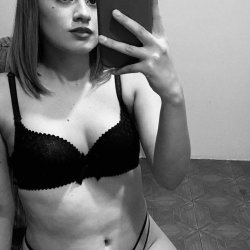 Cornudo entrega a su novia