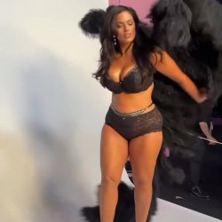 A.G V- Winged Goddess Primed To Be Spitroasted