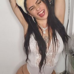 Tongue me and tell me how I taste