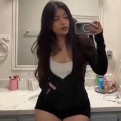 Novinha branquinha gravou fudendo e vazou! caiu na net safadinha magrinha no sexo amador