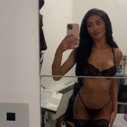 I want you to look at my beautiful body