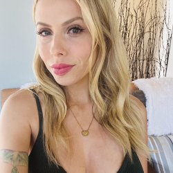 MILF Olivia