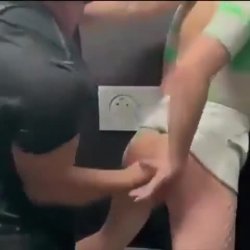 Les Encanta El Anal Con La Mano