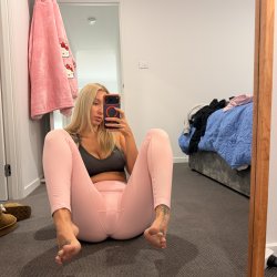 I want my pussy filled and my soles licked