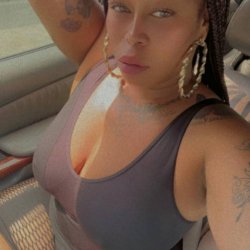 Thick ass Ebony milf Toya 😋 🥵