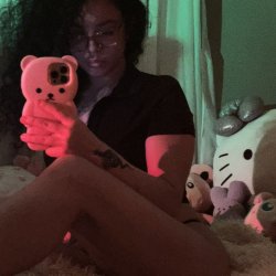 petite lightskin likes  teasing pervs online
