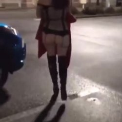 sexy_flashing_in_the_car_park