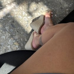 EU CHUPARIA ESSES PEZINHOS O DIA INTEIRO (PAOLA 🤤)