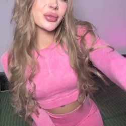 🔞 round ass sexy slut stripping naked shaved pussy nude 🍑💦 OF