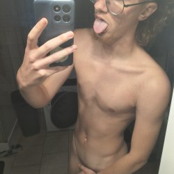 🥰😎😝