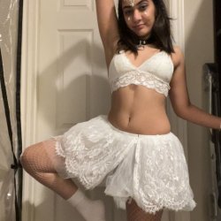 Ariana (27) Kik me: Mercury8181 to expose 📸/📹