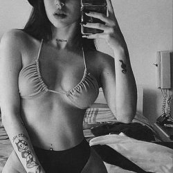 Nicky Nicole