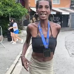 Quero vídeos de noias cracudas mendigas drogadas me envie no DM