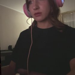 🔞 Young perky tits nude horny gamer slut topless sexy hot 🫦💦🍑😈 OF now