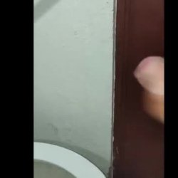 Xvideos_una_rica_paja_en_el_trabajo_SD