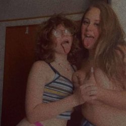 Amigas safadas queriam se mostrar pro grupo