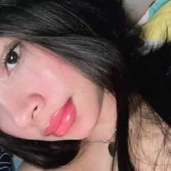Cute Latina got her photos leaked
